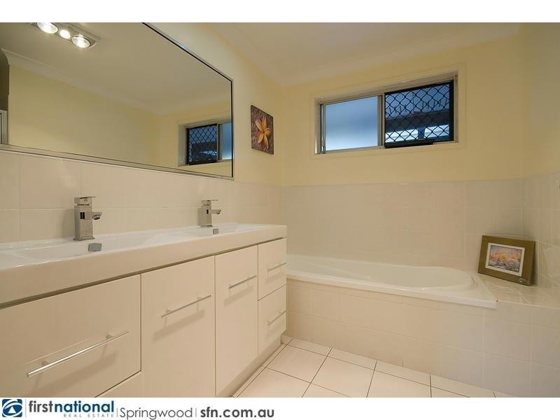 4 Majorca Place, Slacks Creek QLD 4127