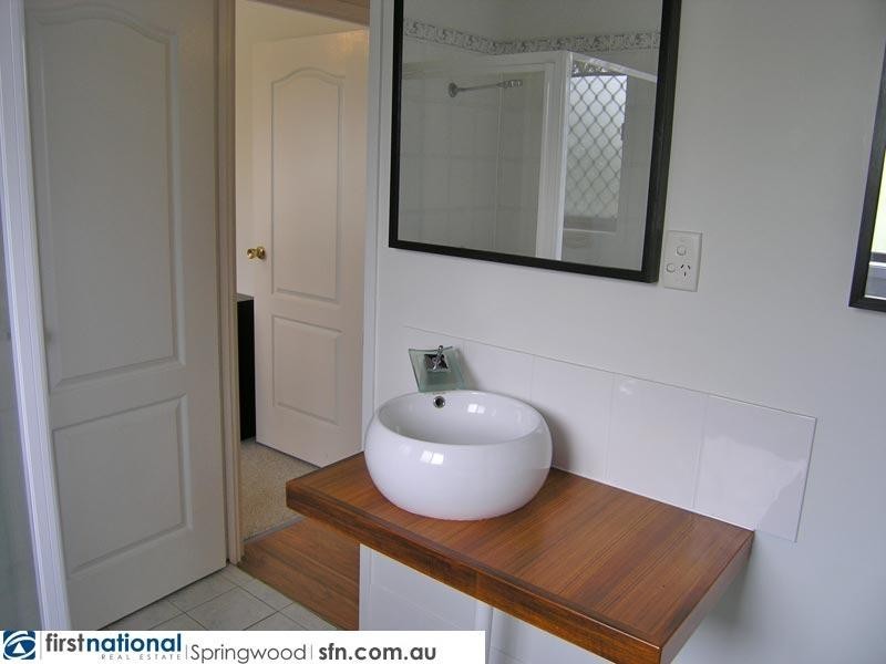 16/28 Defiance Road, Logan Central QLD 4114