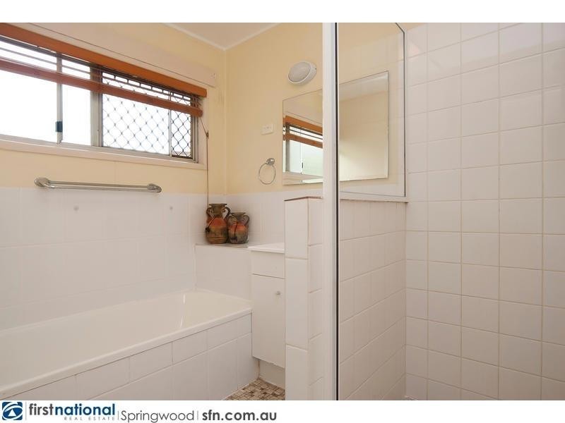 32 Gladewood Drive, Daisy Hill QLD 4127