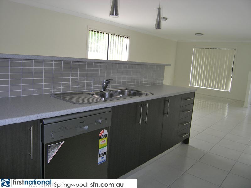 2/94A Shailer Road, Shailer Park QLD 4128