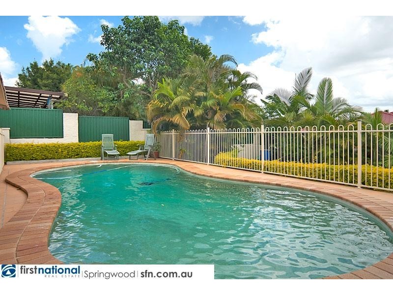 12 Wyclif Avenue, Springwood QLD 4127