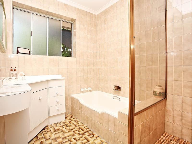 60 Barbaralla Drive, Springwood QLD 4127