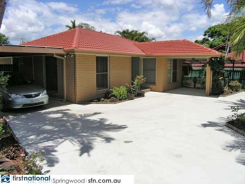 527 Broadwater Road, Mansfield QLD 4122