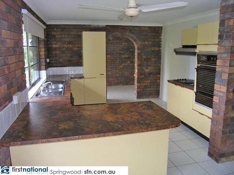 7 Elwyn Court, Springwood QLD 4127