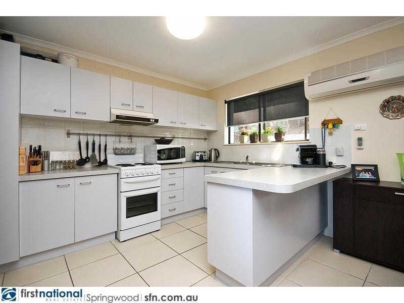 32/155 John Paul Drive, Springwood QLD 4127