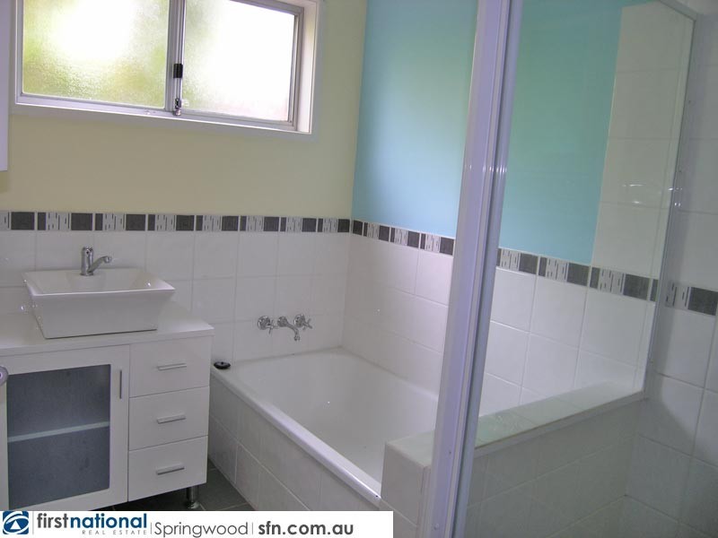 44 Rholanda Crescent, Springwood QLD 4127