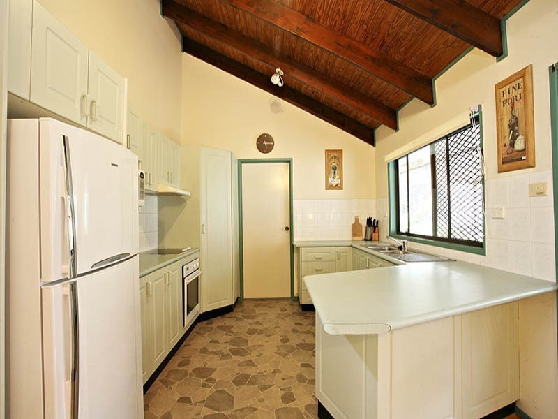 30 Drake Road, Springwood QLD 4127