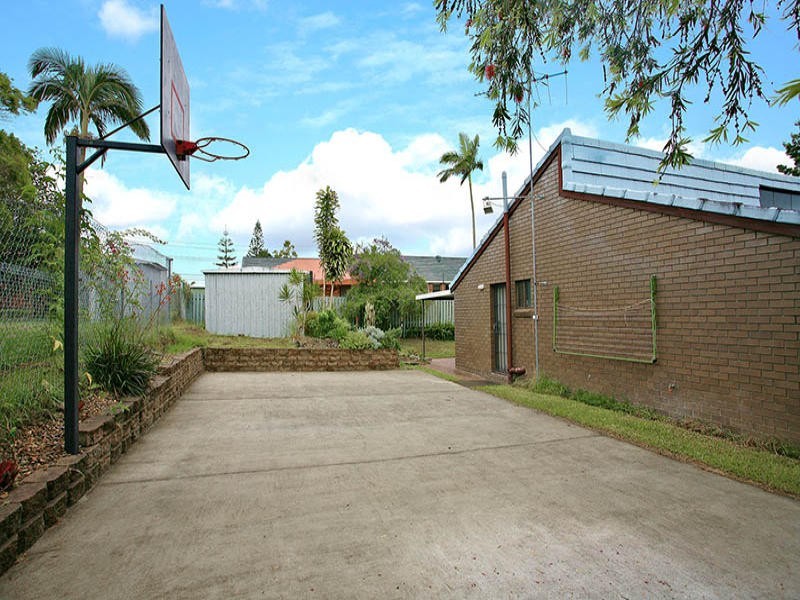 30 Drake Road, Springwood QLD 4127