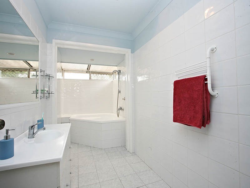 30 Drake Road, Springwood QLD 4127