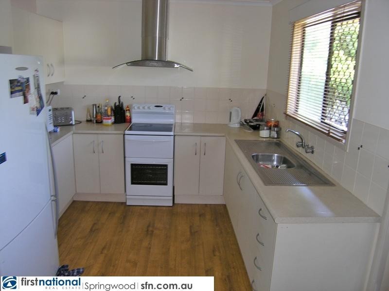 77 Aquarius Drive, Kingston QLD 4114