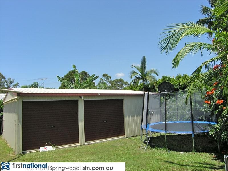 77 Aquarius Drive, Kingston QLD 4114