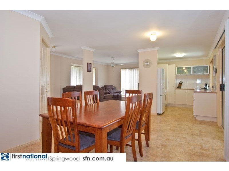 8 Lithfield Place, Loganholme QLD 4129