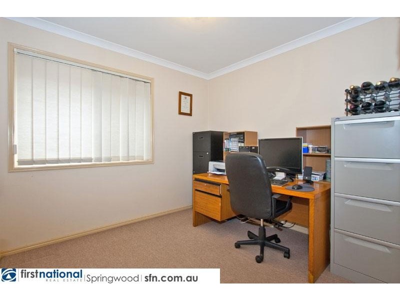 8 Lithfield Place, Loganholme QLD 4129