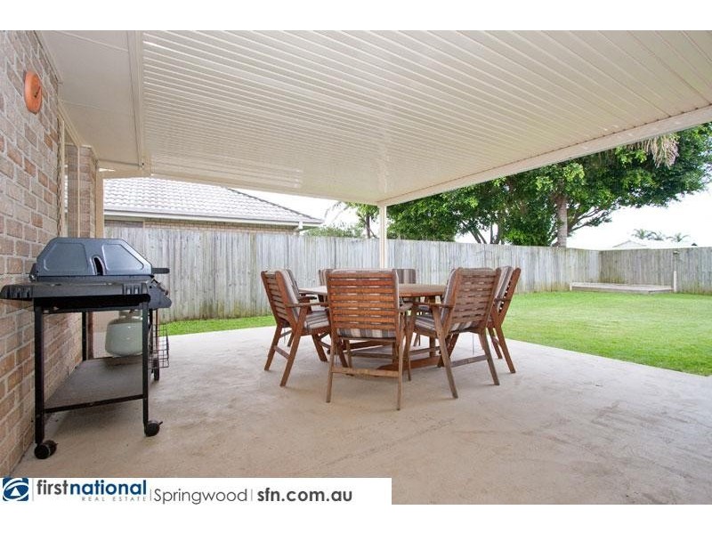 8 Lithfield Place, Loganholme QLD 4129