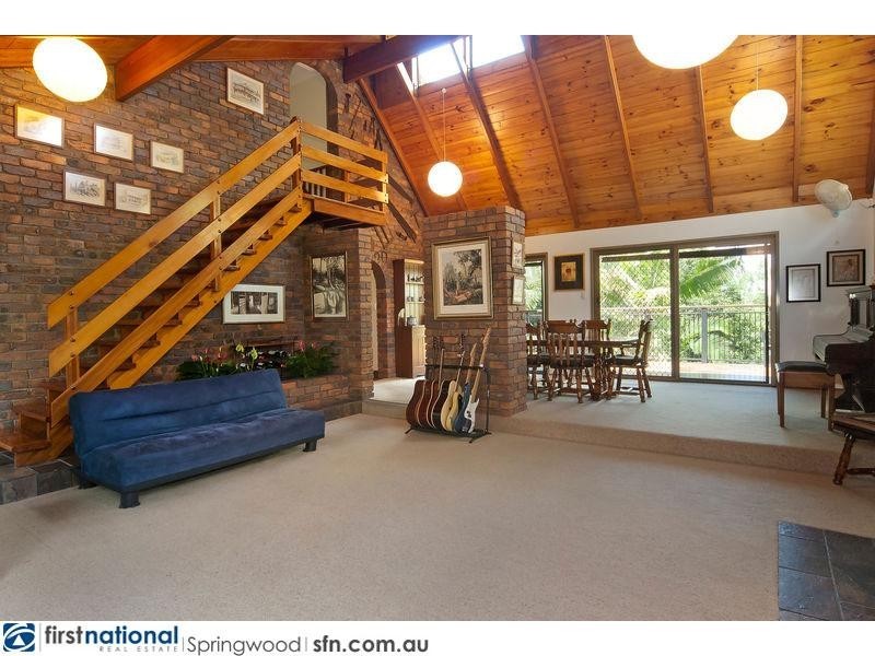 14 Lynshanel Court, Springwood QLD 4127