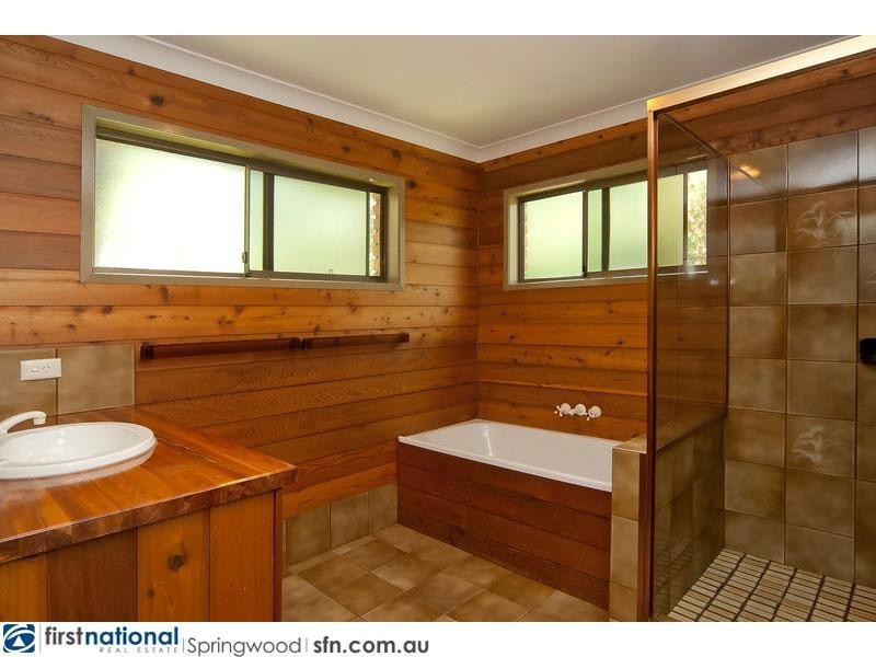 14 Lynshanel Court, Springwood QLD 4127