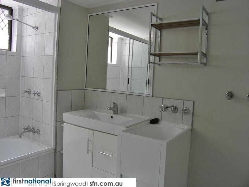 40/167 John Paul Drive, Springwood QLD 4127