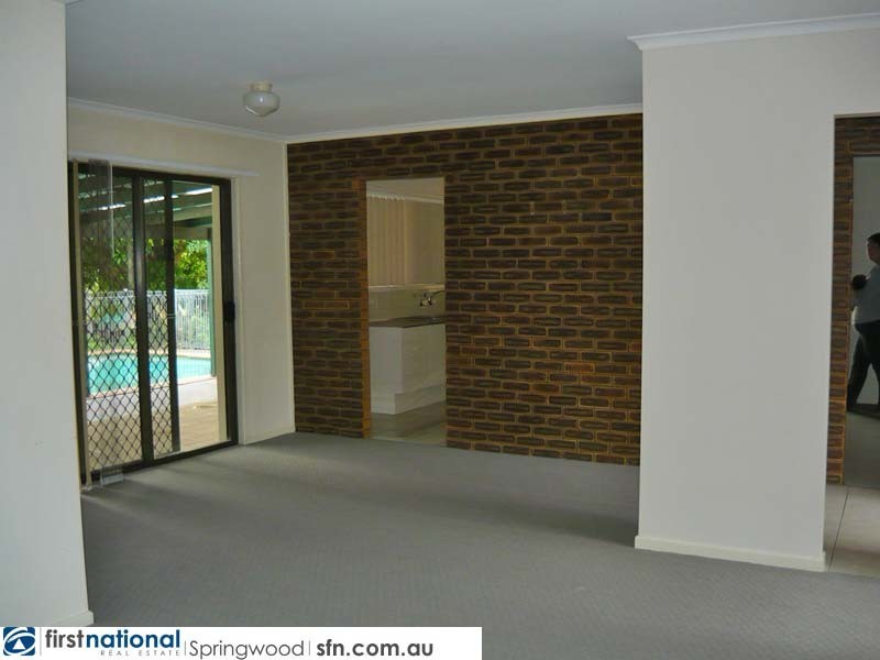 8 Westgate Avenue, Springwood QLD 4127