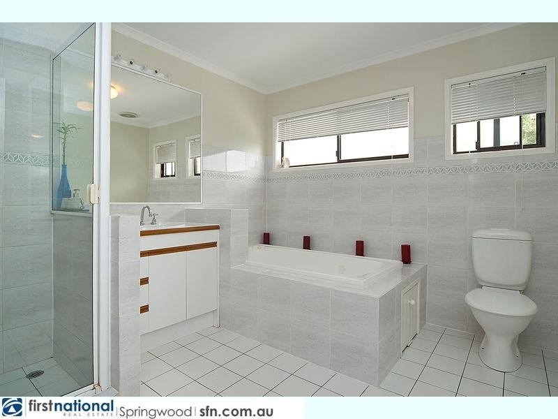 34 Narelle Crescent, Rochedale South QLD 4123