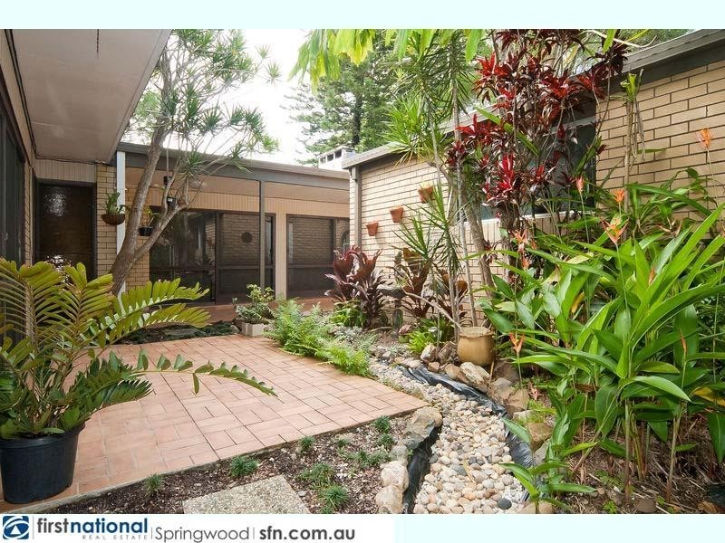 34 Narelle Crescent, Rochedale South QLD 4123