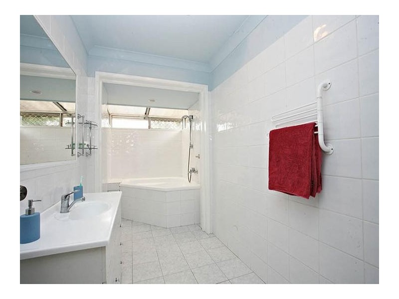 30 Drake Road, Springwood QLD 4127