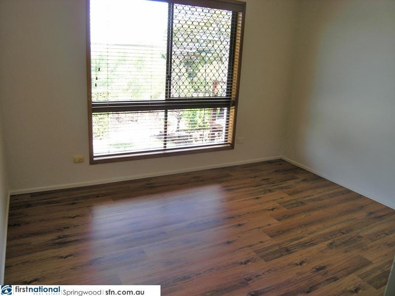 2/155 John Paul Drive, Springwood QLD 4127