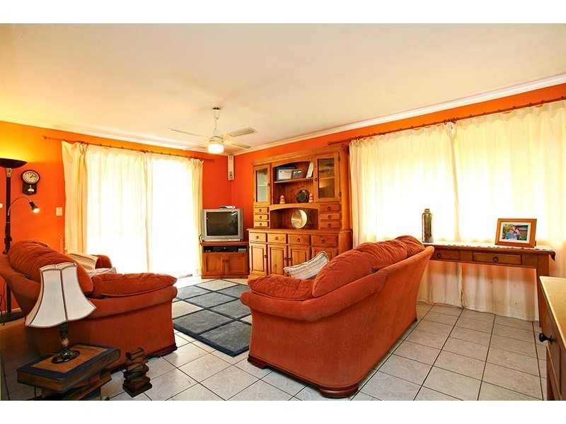 37 Lenore Crescent, Springwood QLD 4127