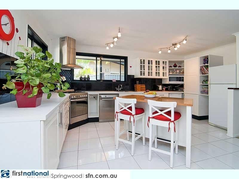12 Merchant Court, Springwood QLD 4127