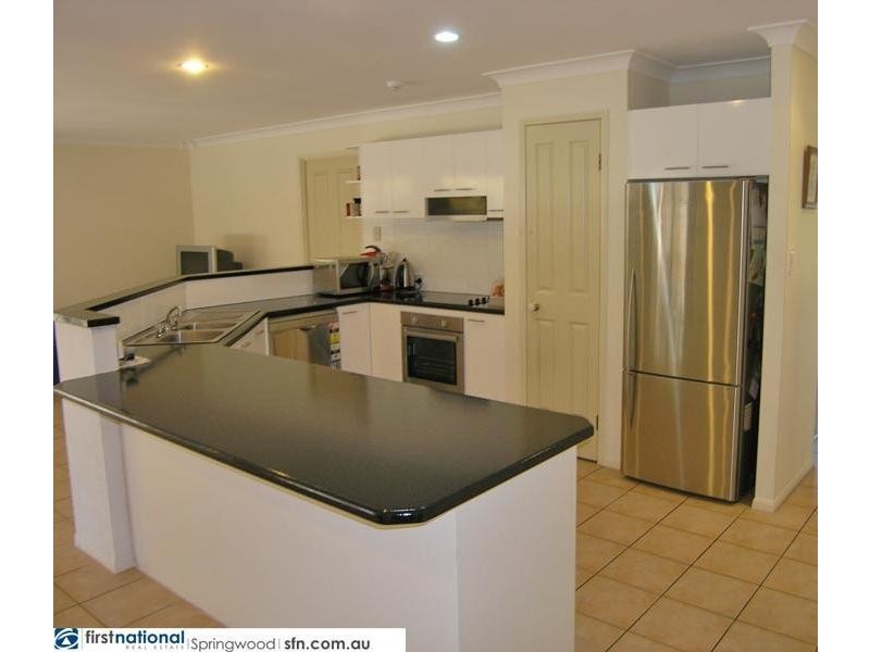 69 Glenfield Street, Parkinson QLD 4115