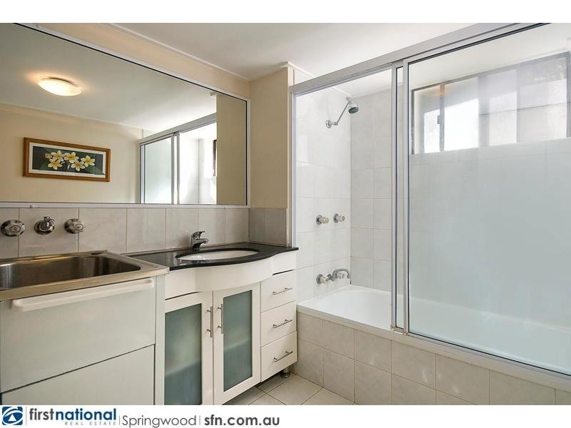 32/167 John Paul Drive, Springwood QLD 4127