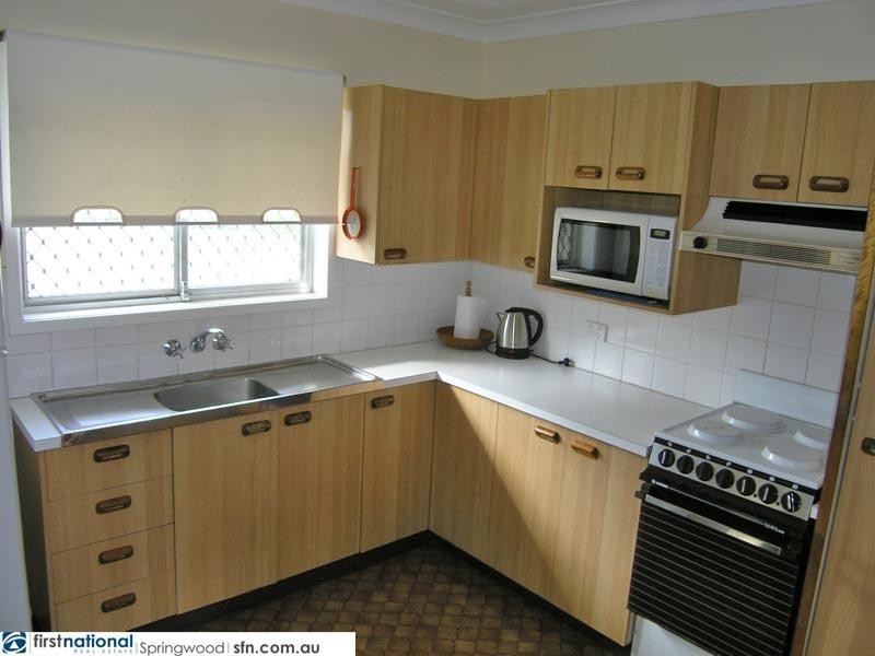 5 Lauretta Avenue, Springwood QLD 4127