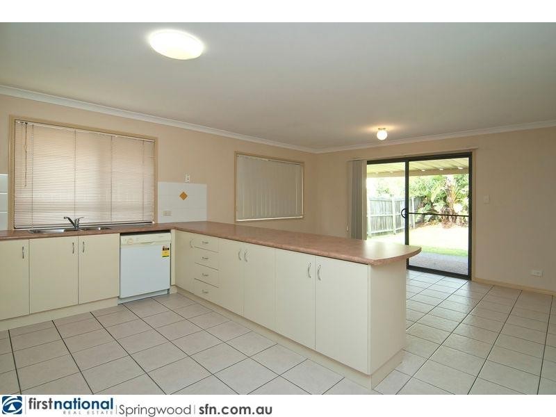13 Lakes Entrance, Meadowbrook QLD 4131