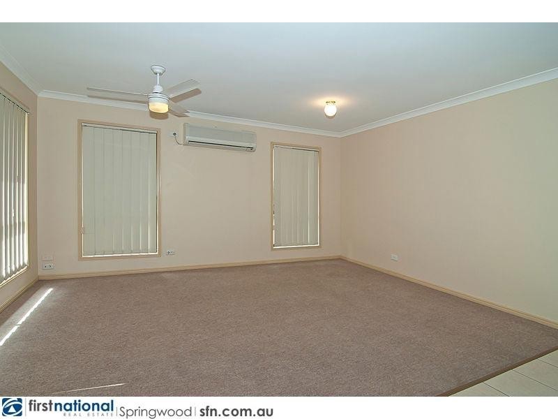 13 Lakes Entrance, Meadowbrook QLD 4131
