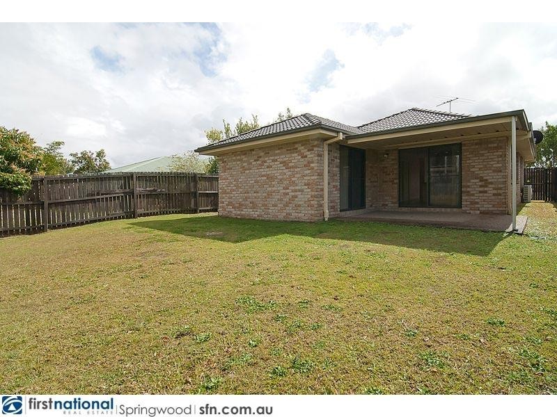 13 Lakes Entrance, Meadowbrook QLD 4131