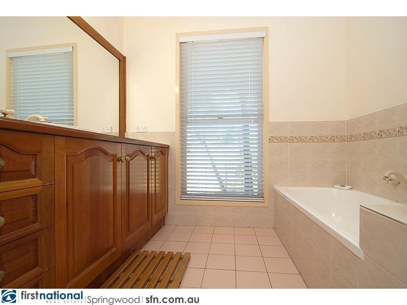 14 Merchant Court, Springwood QLD 4127