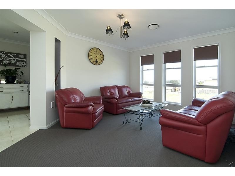 46 Dennis Vale Drive, Daisy Hill QLD 4127