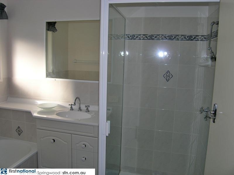 3 Merchant Court, Springwood QLD 4127