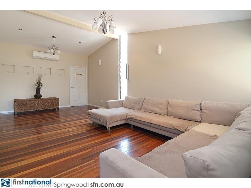 25 Boronia Avenue, Daisy Hill QLD 4127