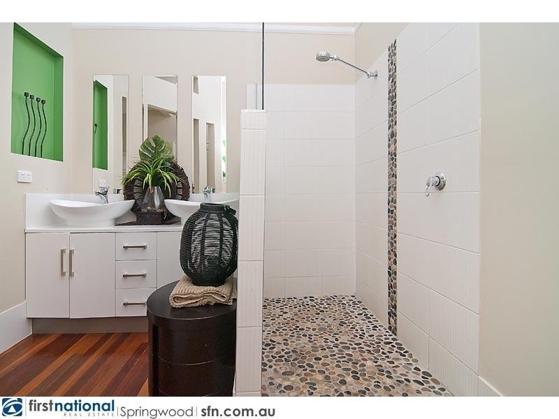 25 Boronia Avenue, Daisy Hill QLD 4127