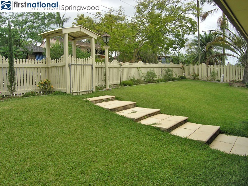 20 Lauretta Avenue, Springwood QLD 4127