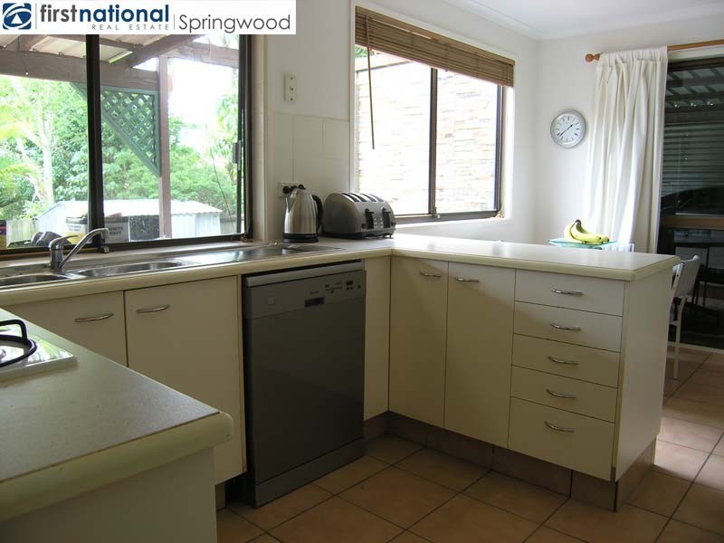 20 Lauretta Avenue, Springwood QLD 4127