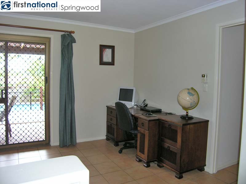 20 Lauretta Avenue, Springwood QLD 4127