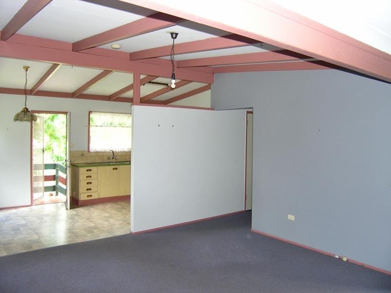 34 Lake Road, Slacks Creek QLD 4127