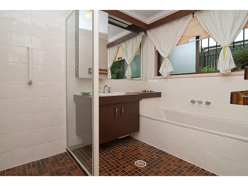 28 Shoalhaven Avenue, Springwood QLD 4127