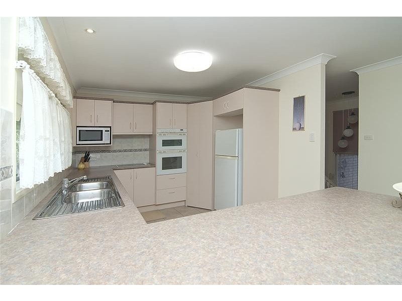 2 Lisbeth Street, Springwood QLD 4127