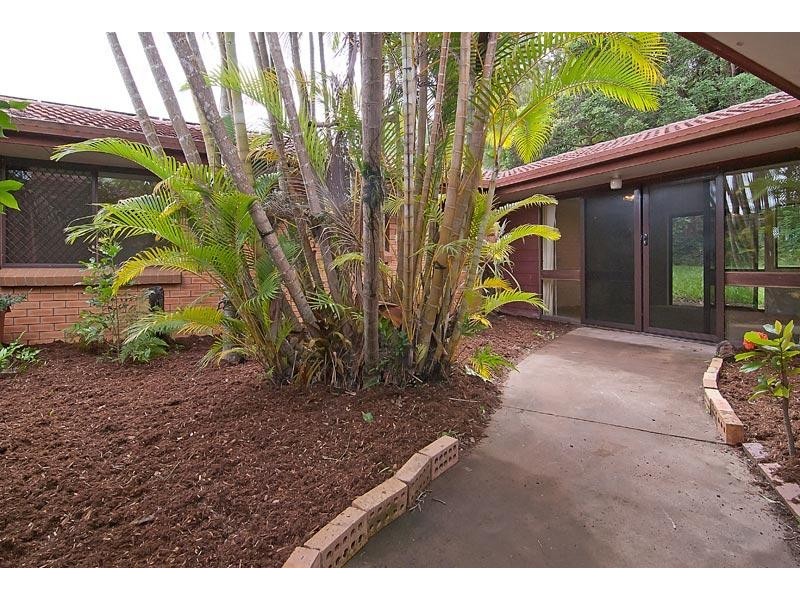 40 Van Dieman Crescent, Springwood QLD 4127