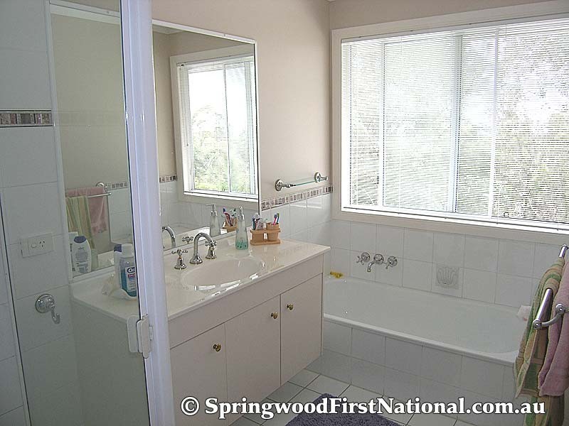 1 Langi Court, Shailer Park QLD 4128