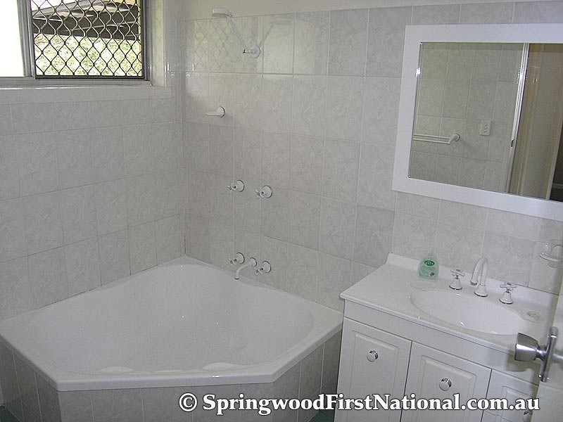 33 Jeanette Avenue, Springwood QLD 4127