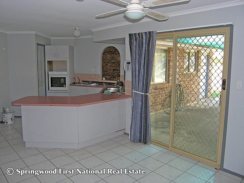 8 Culla Court, Meadowbrook QLD 4131
