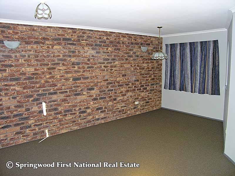 8 Culla Court, Meadowbrook QLD 4131